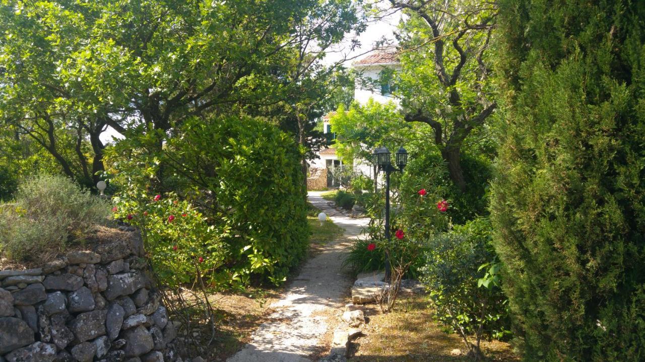 Le Moulin De Varrians Couette-café Rians (Var)