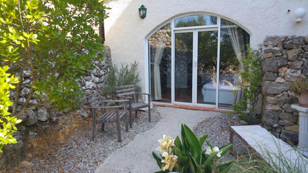 Le Moulin De Varrians Couette-café Rians (Var)